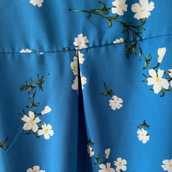 Dalia Bright Blue with White Flowers Cap Sleeve Blouse Size L - Picture 7 of 8